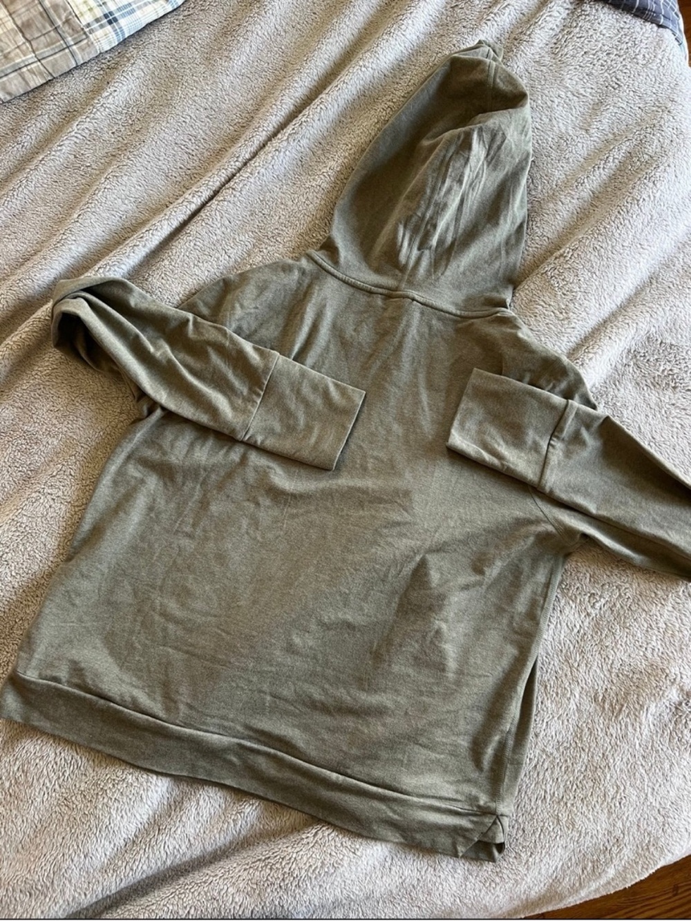 Vuori Women’s Halo Essential Olive Hoodie Small - Picture 2 of 4